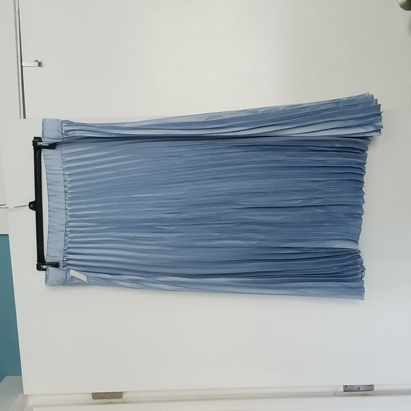 NWT Alfani Light Blue Pleated Skirt - Picture 2 of 4